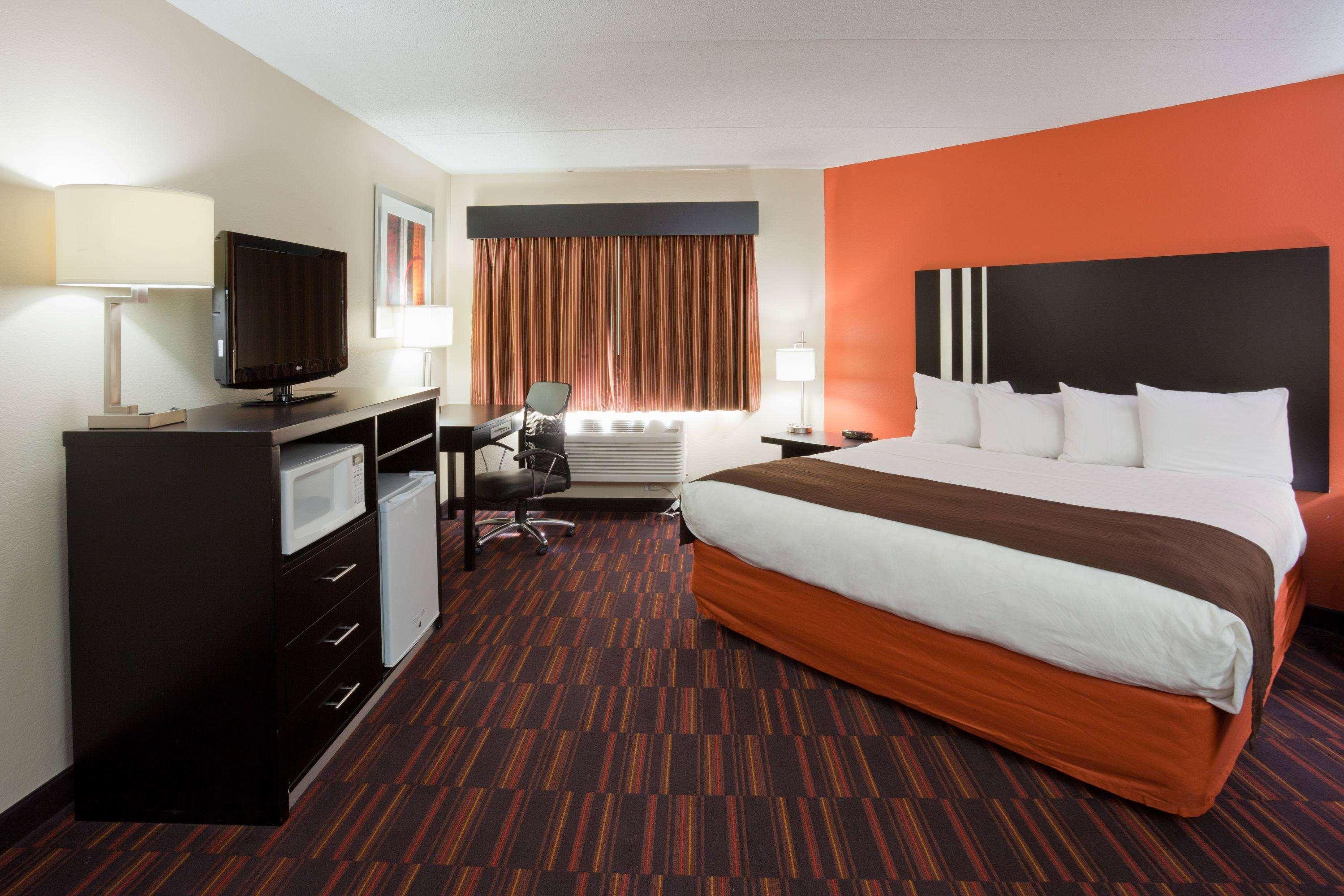 Hotel Americinn By Wyndham Near Canterbury Park