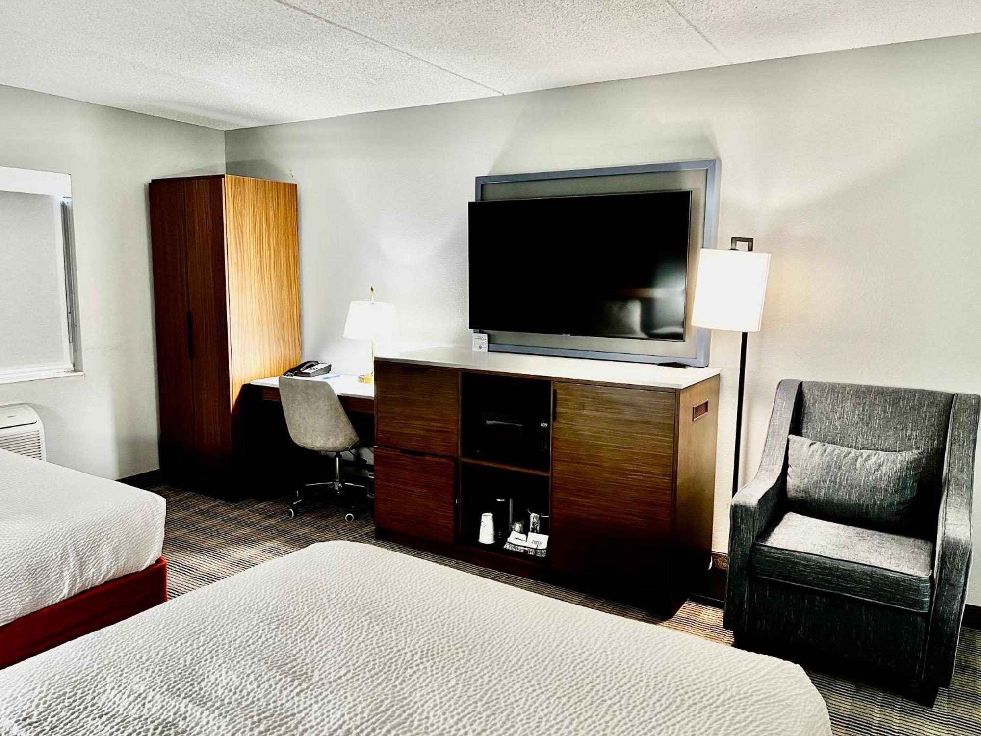 Hotel Americinn By Wyndham Near Canterbury Park