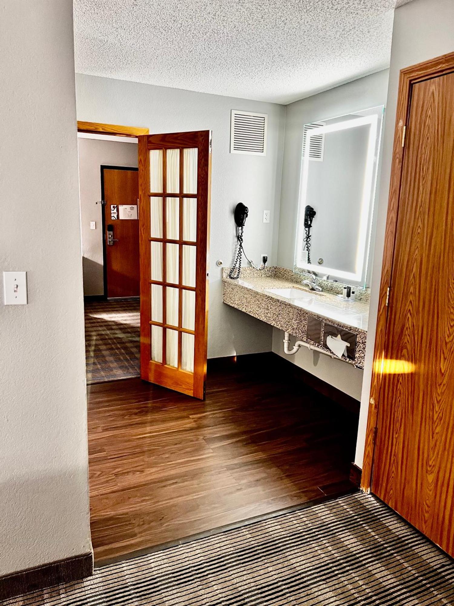 Americinn By Wyndham Near Canterbury Park 3*