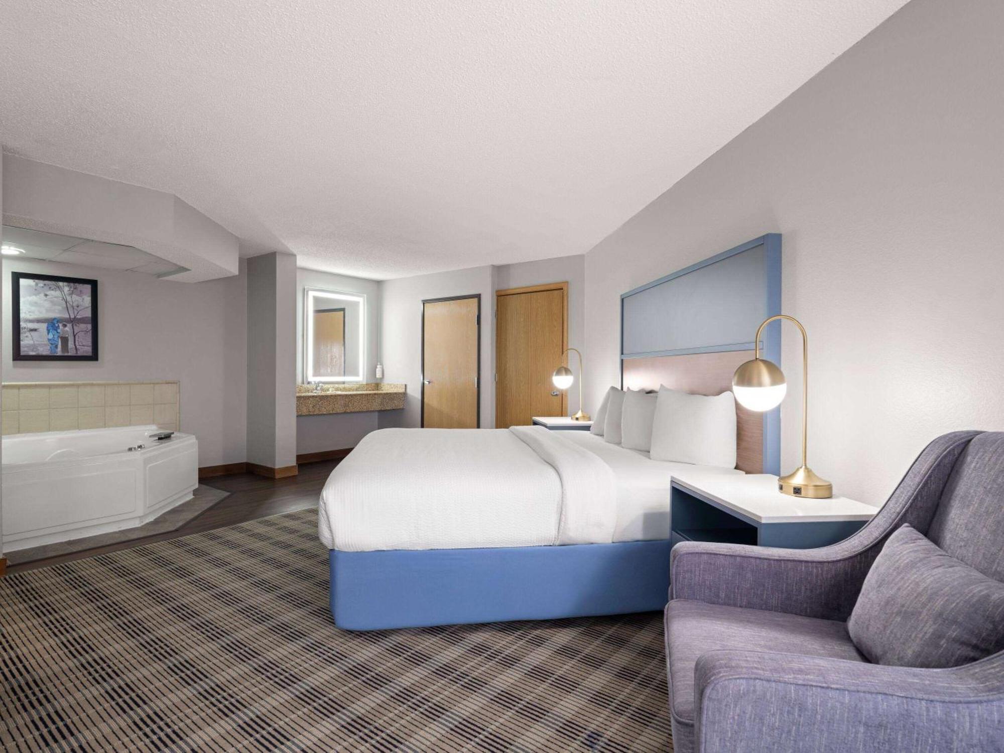 Americinn By Wyndham Near Canterbury Park 3*