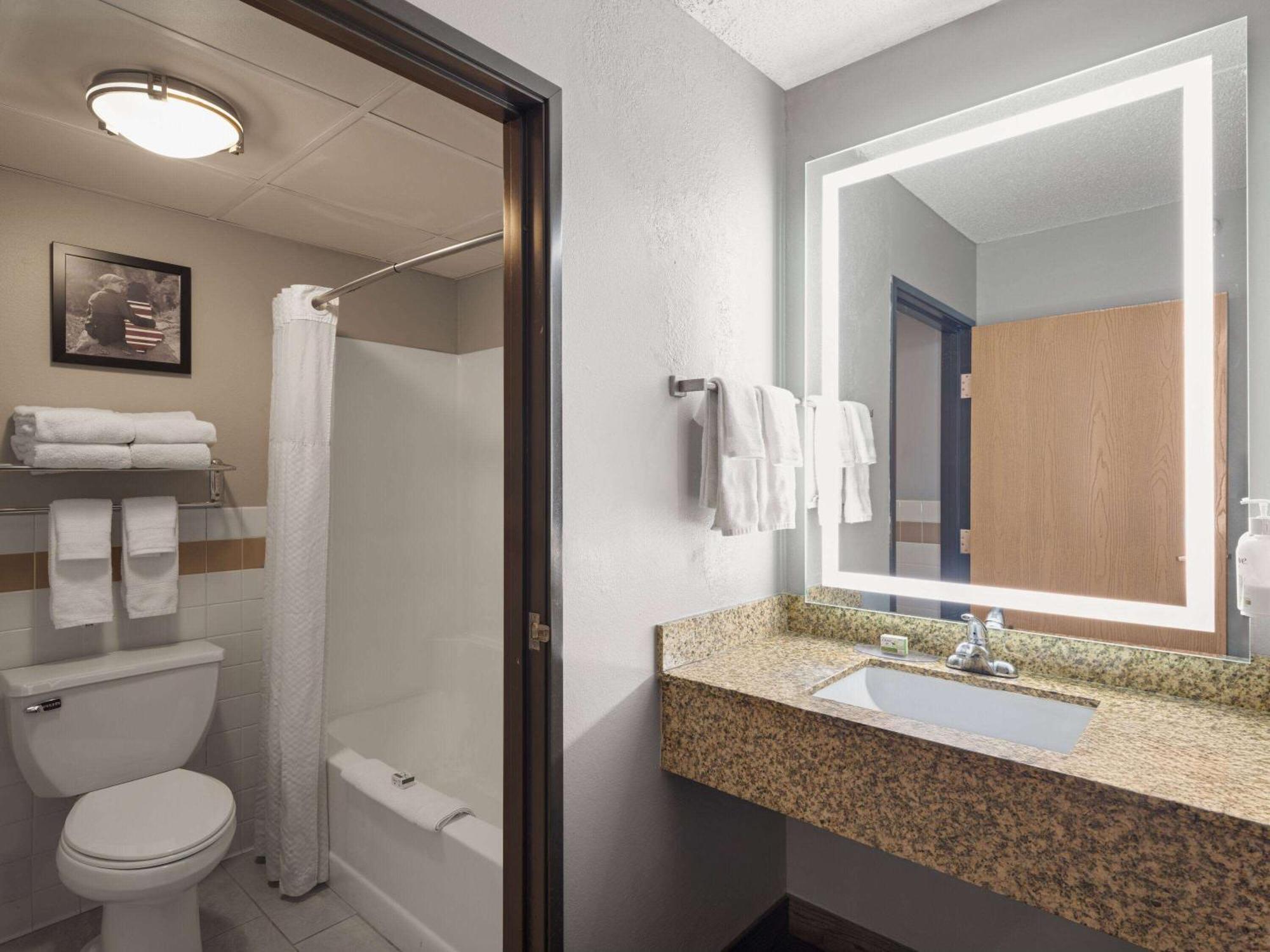 Americinn By Wyndham Near Canterbury Park 3*