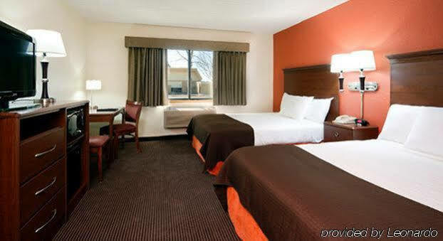Americinn By Wyndham Near Canterbury Park Hotel