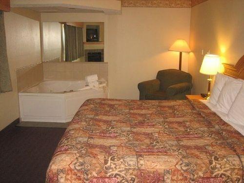 Hotel Americinn By Wyndham Near Canterbury Park Shakopee