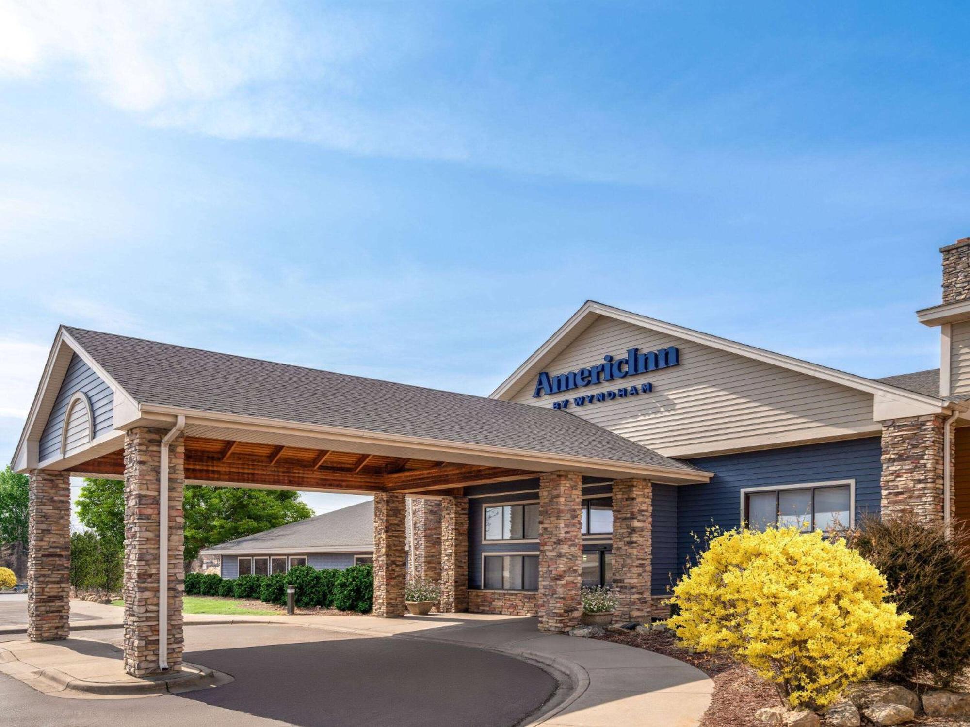 Hotel Americinn By Wyndham Near Canterbury Park Shakopee