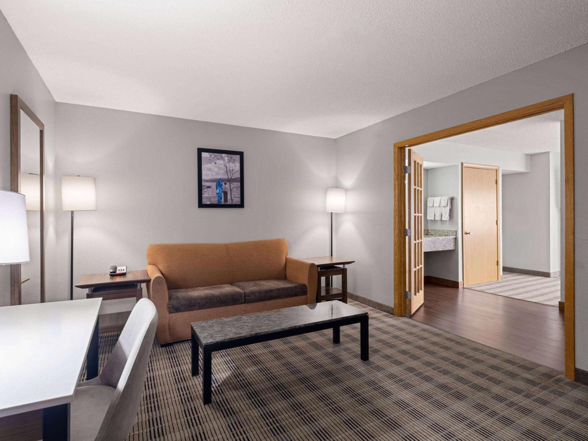 Hotel Americinn By Wyndham Near Canterbury Park 3*