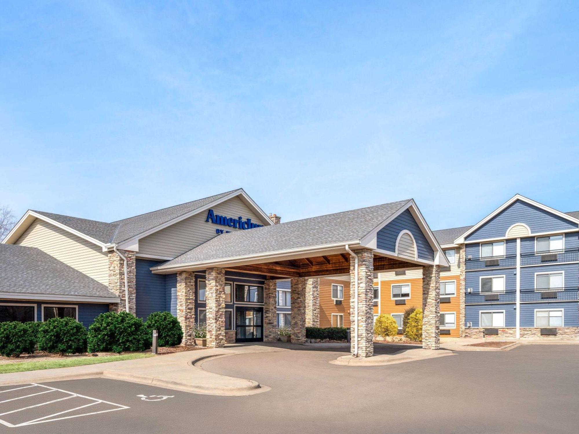 Hotel Americinn By Wyndham Near Canterbury Park Shakopee